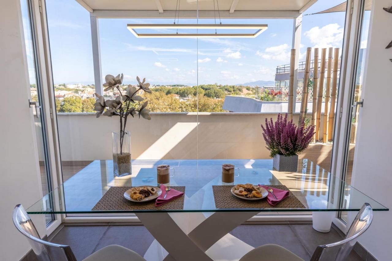 Penthouse With A Panoramic Rooftop In Trastevere With Seasonally Jacuzzi ローマ エクステリア 写真